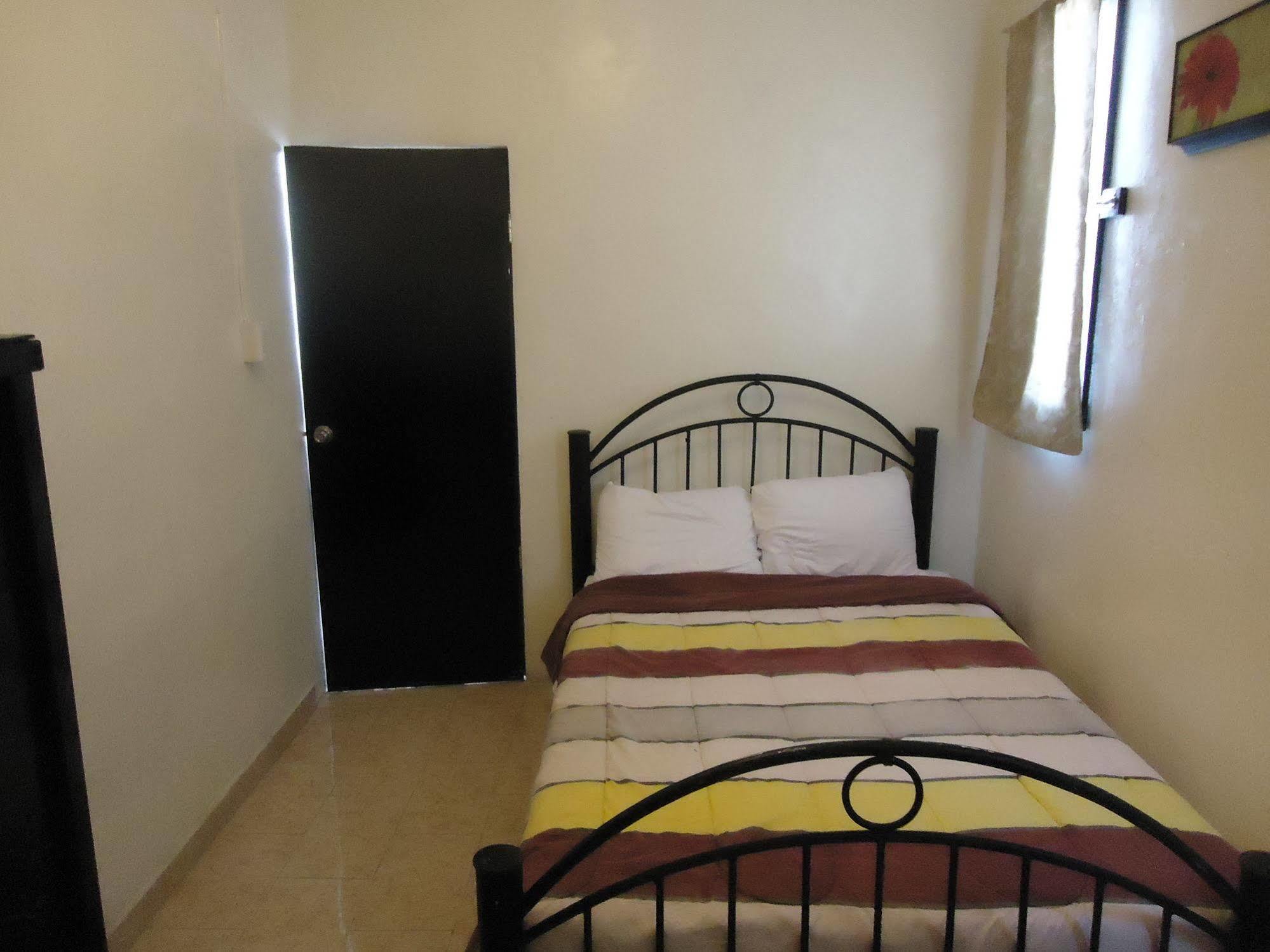 Humble Bumble Hostel Playa del Carmen Ngoại thất bức ảnh